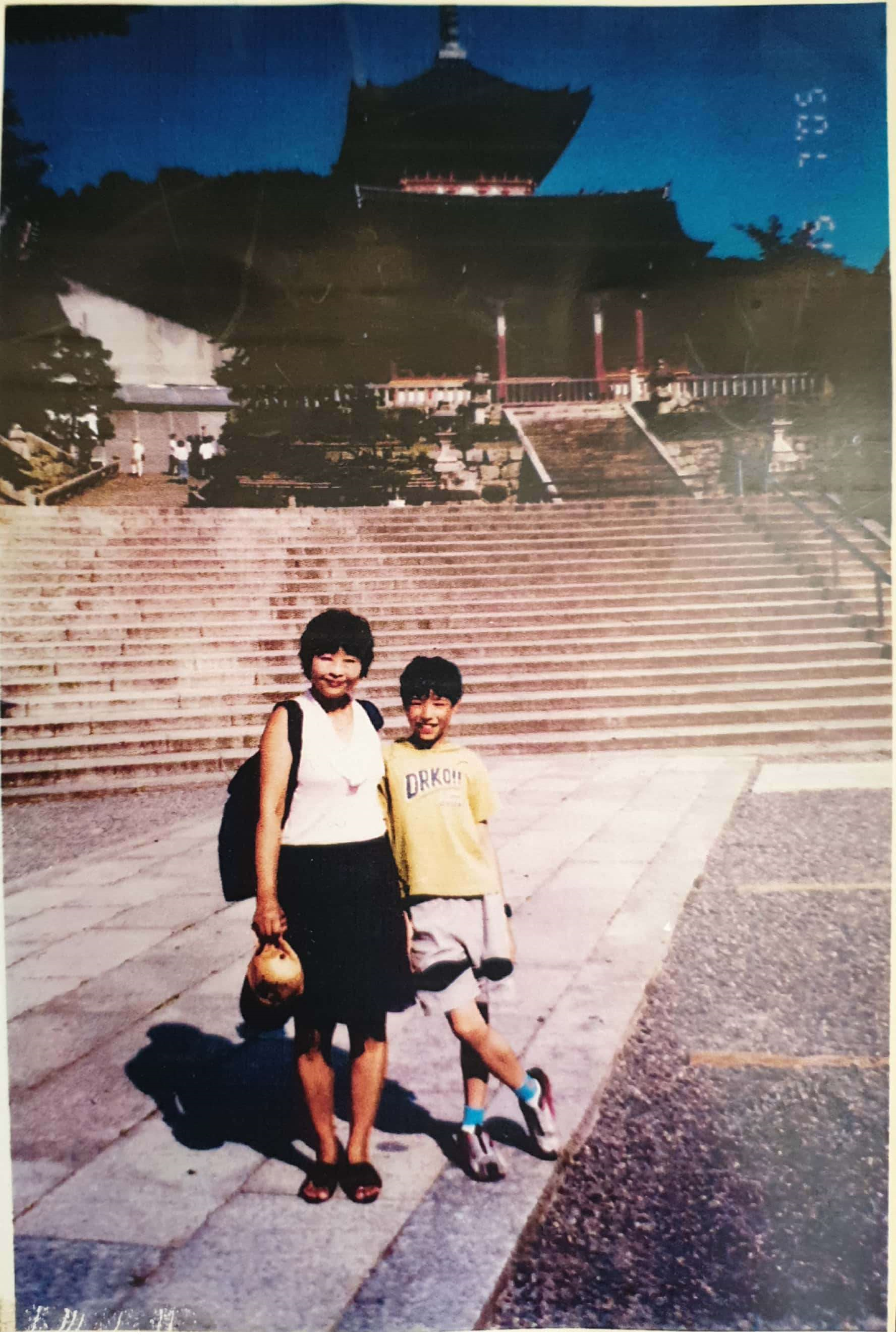 Photo of the developer and manager of Houses of Japan, when he was little with his Japanese mother in Japan